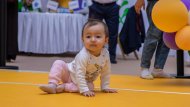 KidsExpo: марафон по быстрому ползанию среди малышей