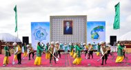 Fotoreportaž: Türkmenistanda 1 million 600 müň düýpden gowrak bag ekildi