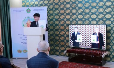 В Актау презентована первая книга Президента Туркменистана «Молодежь – опора Родины»