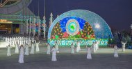 Türkmenistanyň Täze ýyl arçasynda dabaraly ýagdaýda çyralar ýakyldy