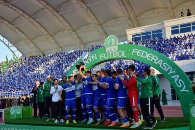 Президент Туркменистана принял поздравления по случаю чемпионства «Аркадага»