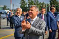 Фоторепортаж: Президент Туркменистана прибыл в Казань и ознакомился с выставкой промышленной продукции Татарстана