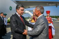 Fotoreportaž: Türkmenistanyñ prezidenti kazana geldi we Tatarystanyñ azyk senagatynyñ sergisi bilen tanyşdy