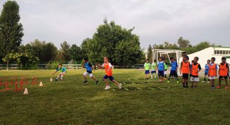 Команда «Алтын топ» проводит набор юных футболистов