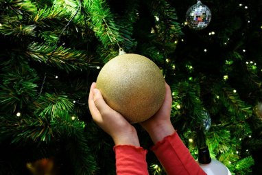 Как появилась традиция украшать новогоднюю ёлку