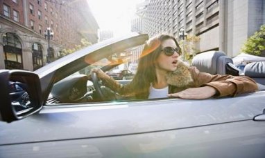 Почему женщины водят машину не так, как это делают мужчины