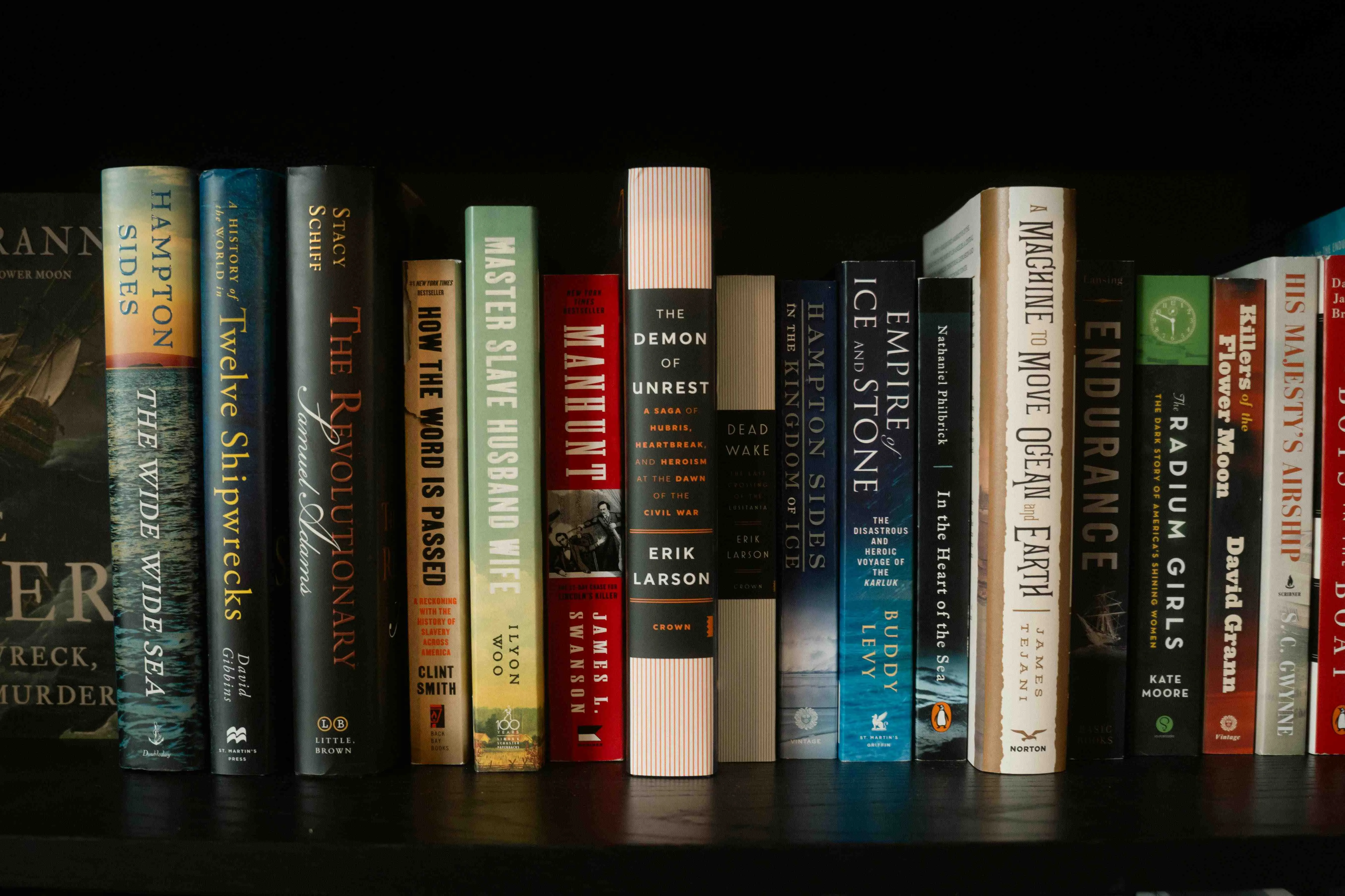 «Kitap okaýan dünýäni görer»: özüňi kämilleşdirmek üçin saýlama kitaplar