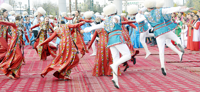Туркмен песни. Туркменистан Куштдепди. Туркменистан культура Куштдепди. Куштдепди туркменский танец. Туркменистан танцы Куштдепди.
