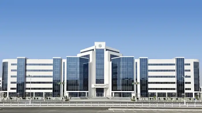 Halkara senagatçylar we telekeçiler uniwersiteti