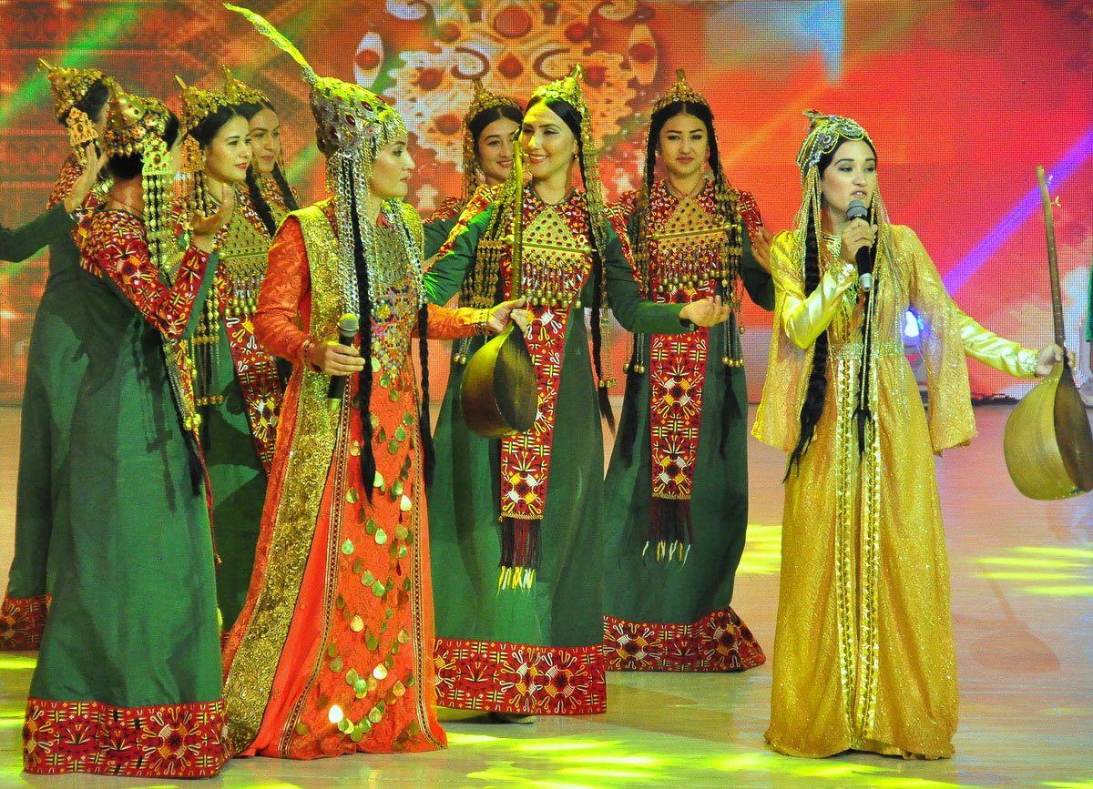 Туркмен песни. Национальная культура Туркмен. Туркменские национальные платья. Туркменский костюм женский. Туркменские фасоны.