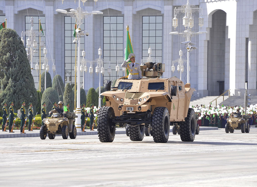 Военный парад в Туркмении 27 сентября 2018 года площади, Туркменистана, прошли, парад, Министерства, батальон, трибуной, обороны, Затем, войск, страны, Вооружённых, перед, парада, воины, военнослужащих, Следом, государственной, колонна, назначения